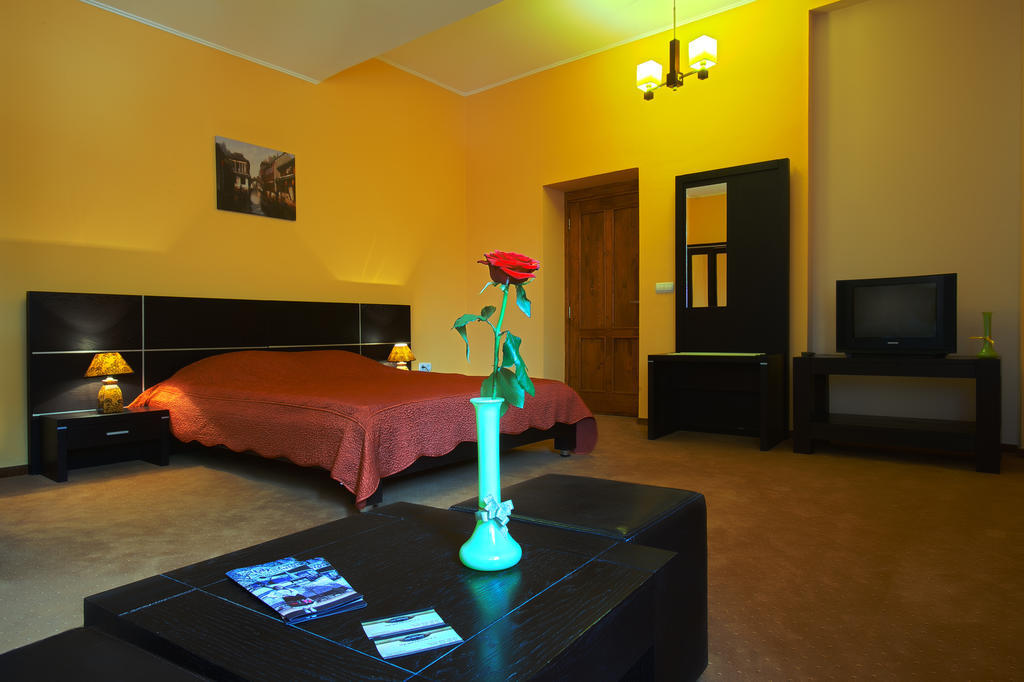 Casa Preturii Hotel Tîrgu Lăpuş Quarto foto